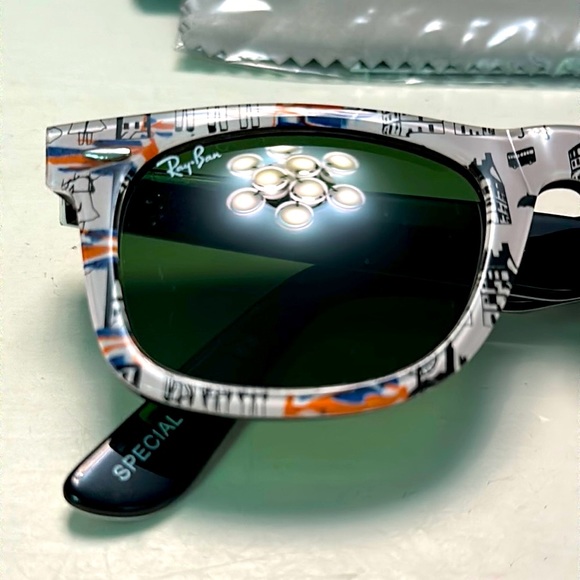 SPECIAL SERIES #8 Ray Ban Wayfarer London Print EUC - Picture 3 of 16